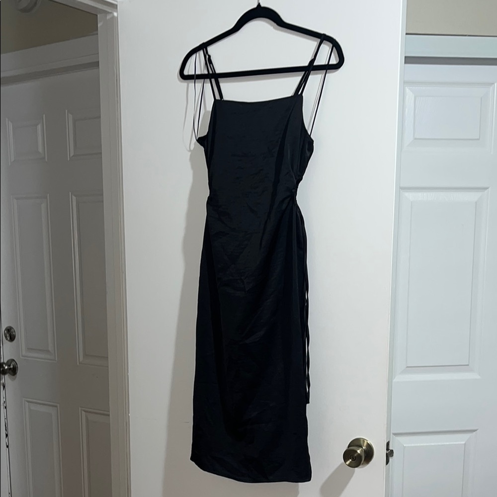 House of Harlow 1960 Black Sheath Midi Dress